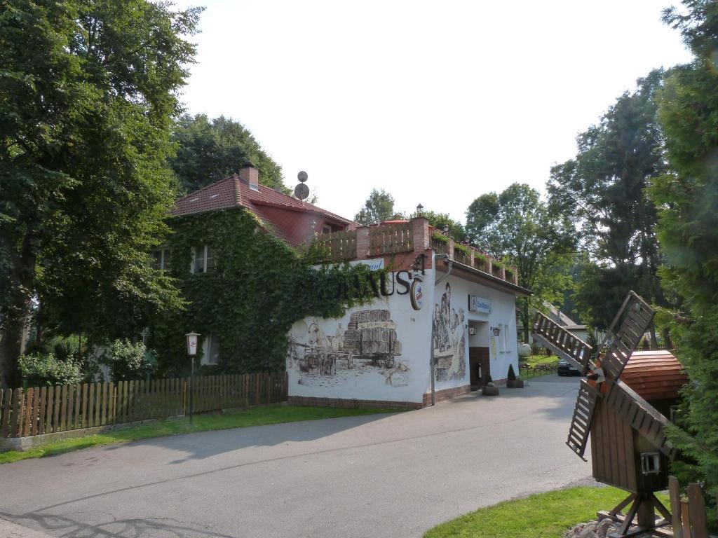 Landhaus Dargelin Hotel Behrenhoff Buitenkant foto