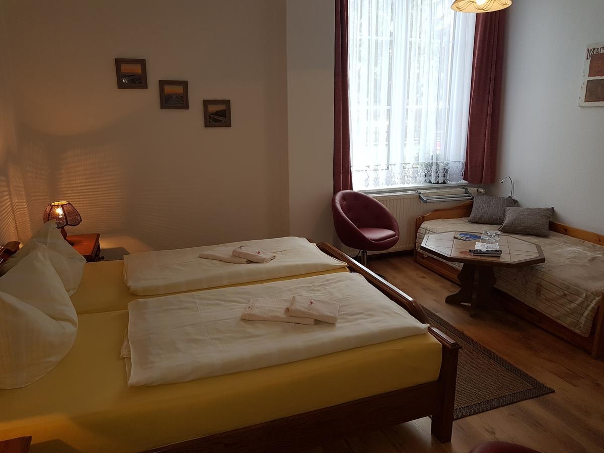 Landhaus Dargelin Hotel Behrenhoff Buitenkant foto